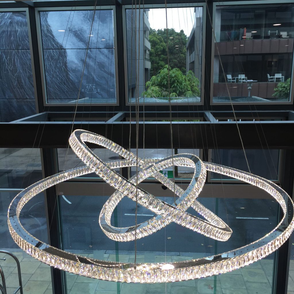 3 ring chandelier Seal